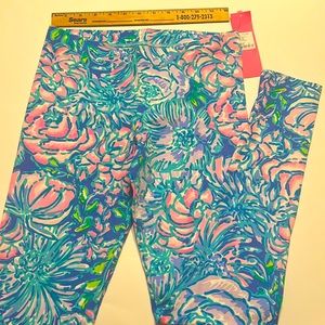 Brand new Lilly Politzer, Maia leggings Girls size Xlarge in full bloom